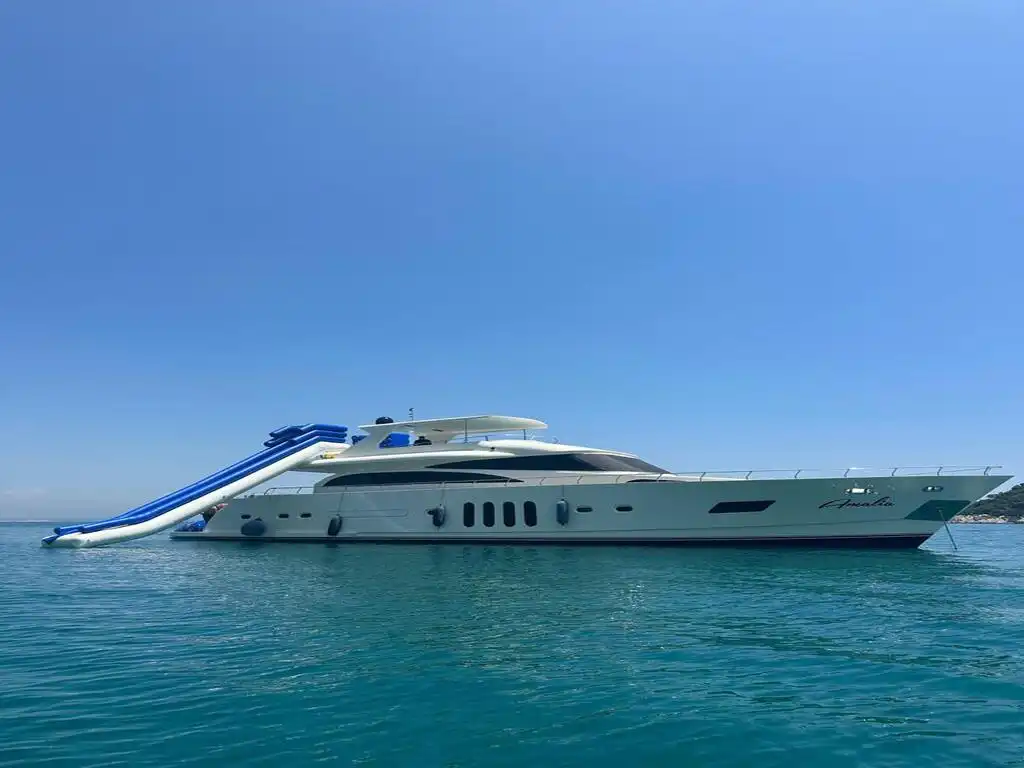 YACHT WATERPARK AMALİA